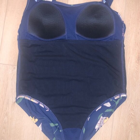 Shade & Shore Navy Floral One-Piece tummy control Swimsuit – Size 16 (Plus Size) - Picture 10 of 11